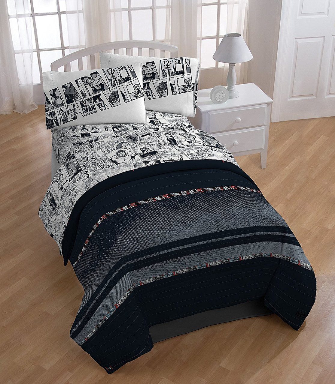 Marvel Avengers 'Lifestyle Stripe' Queen/King Comforter