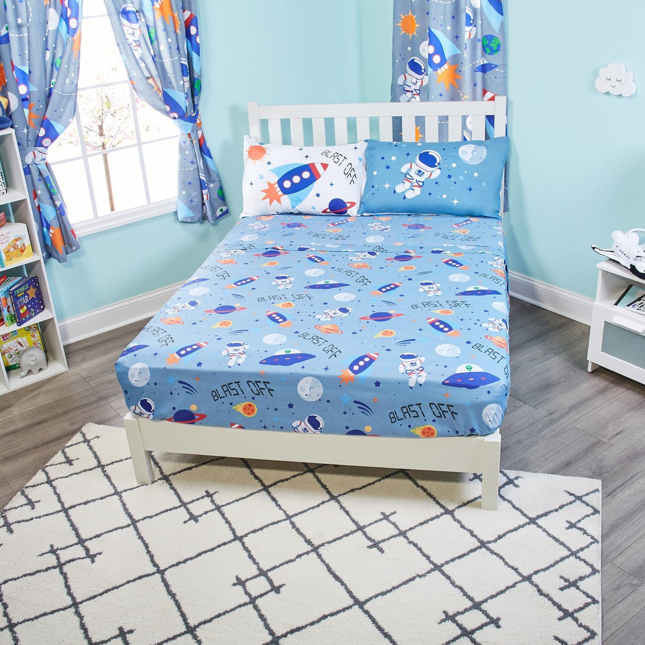 Everyday Kids Blast Off in Outer Space 4PC Full Size Bed Sheet Set