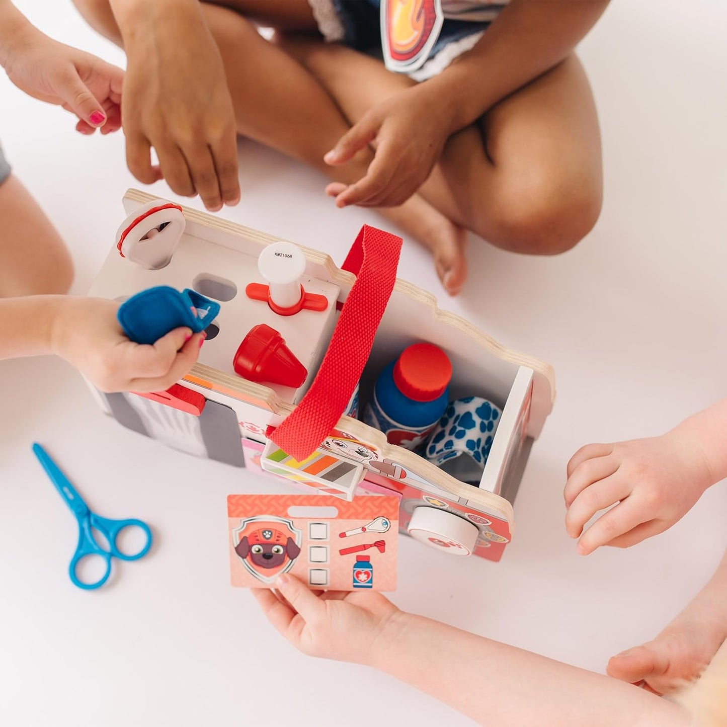 Melissa & Doug PAW Patrol Marshall’s Wooden Rescue EMT Caddy, 14-Piece Pretend Play Doctor & Rescue Toy Set