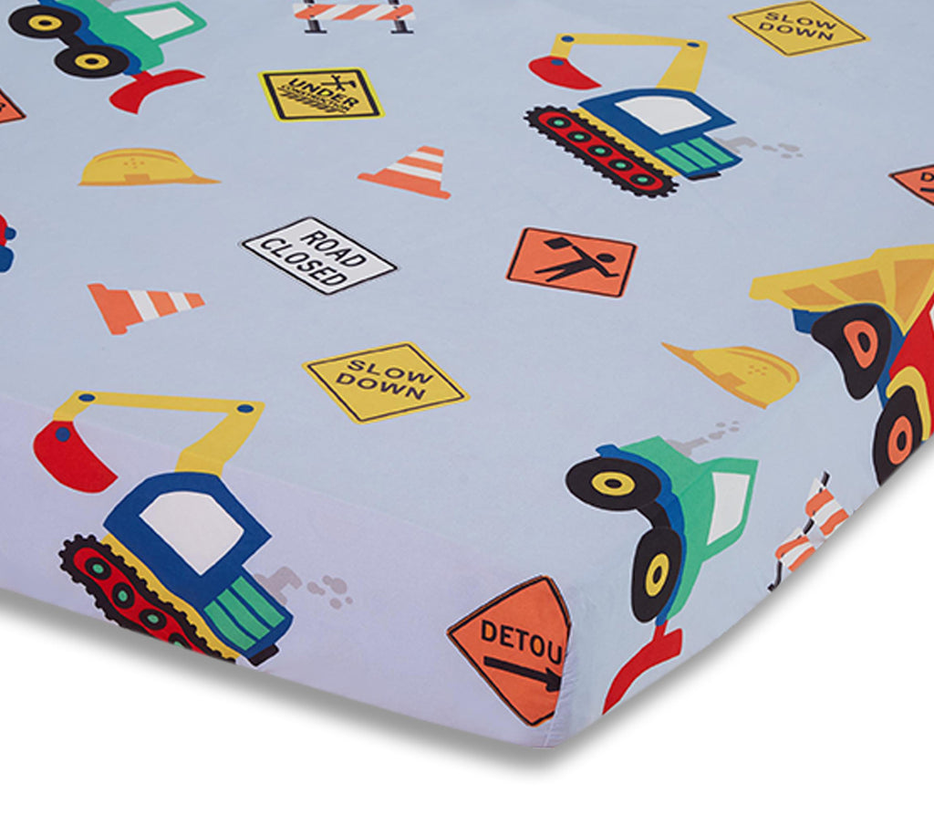 EVERYDAY KIDS Baby Boy Fitted Crib Sheet - Under Construction