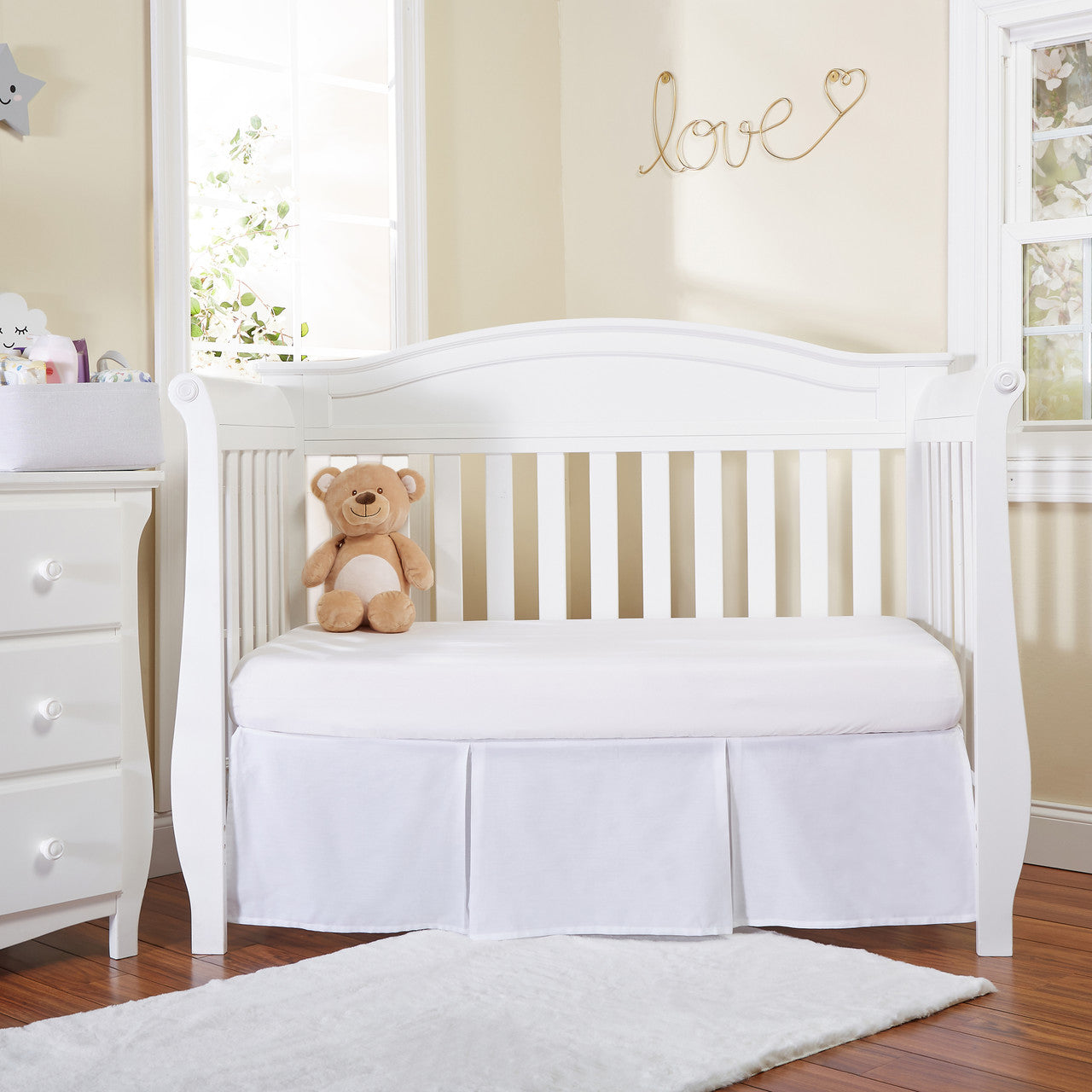 EVERYDAY KIDS White Pleated Crib Skirt