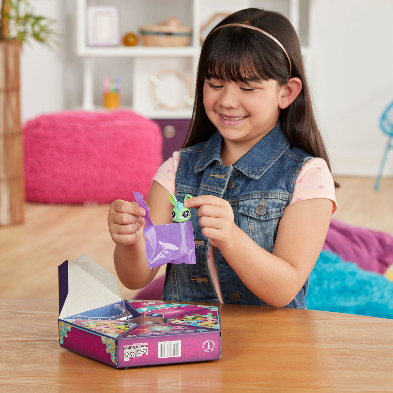 Littlest Pet Shop Lucky Pets Fortune Crew Surprise Pet Toy