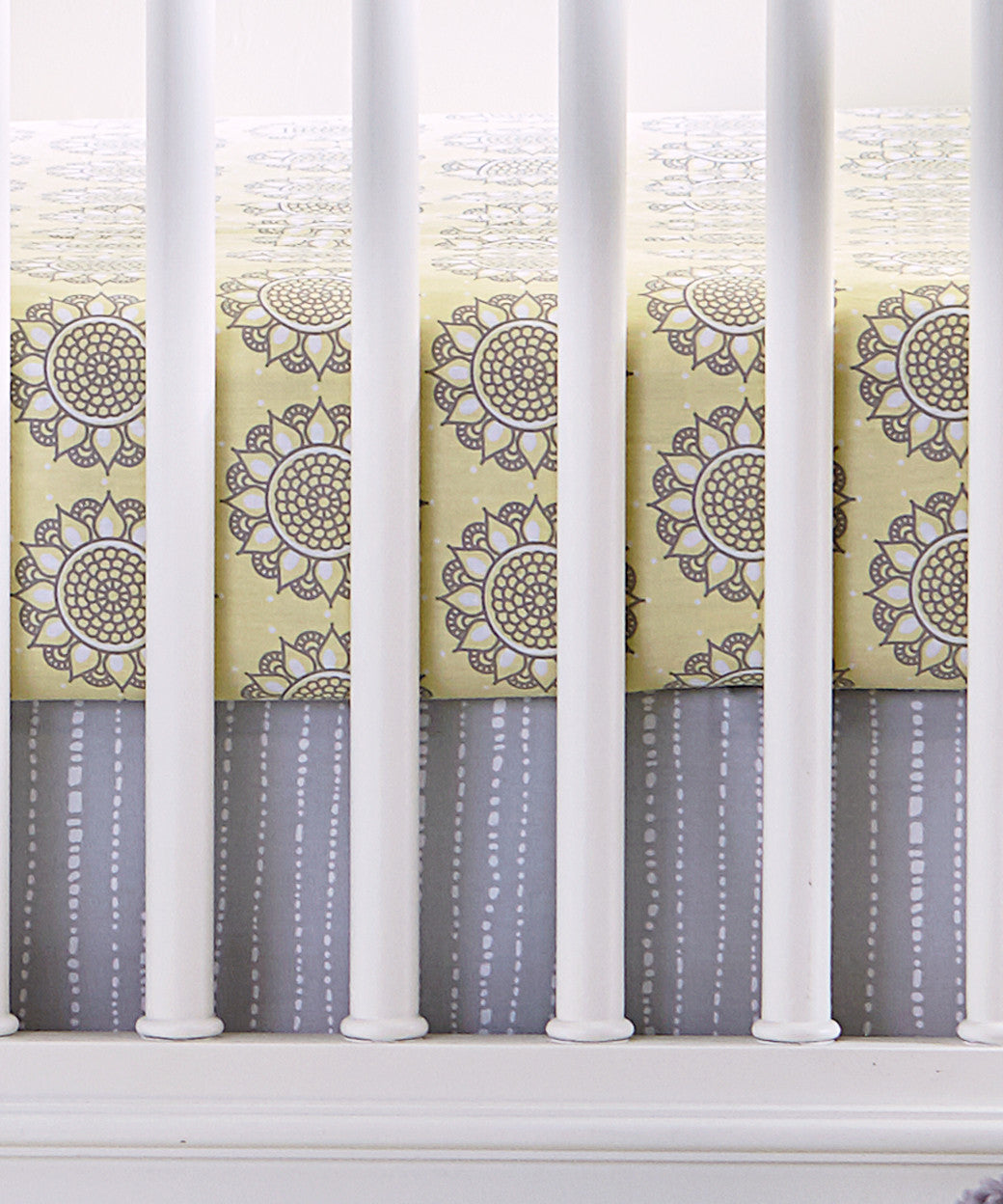 Wendy Bellissimo??ñ?? Mix & Match Gracie Fitted Crib Sheet in Yellow