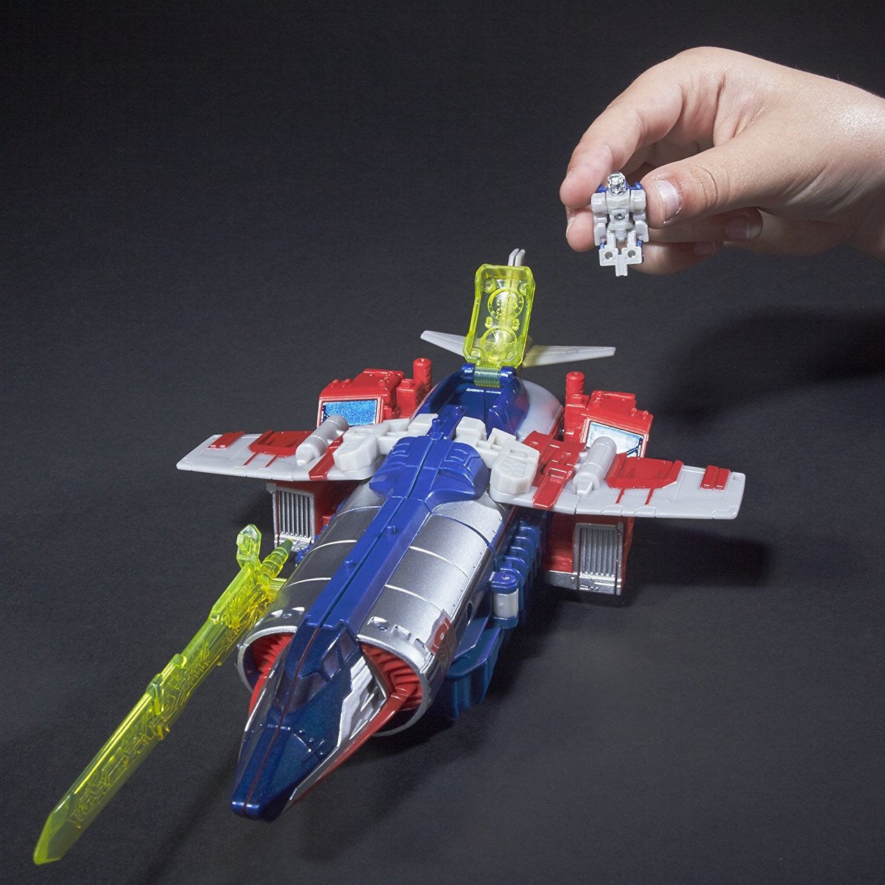 Transformer Titans Return Voyager Class Optimus Prime and Diac