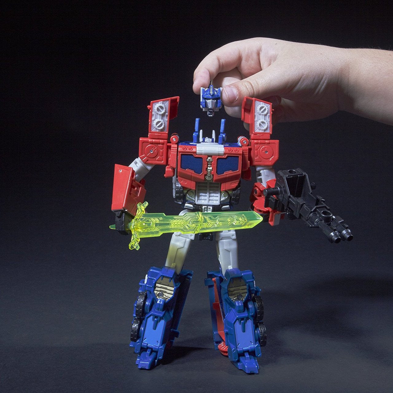 Transformer Titans Return Voyager Class Optimus Prime and Diac