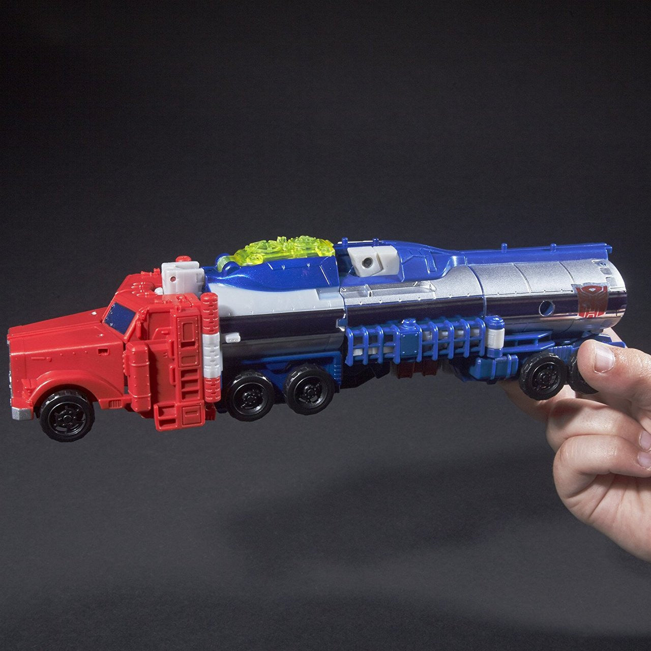 Transformer Titans Return Voyager Class Optimus Prime and Diac