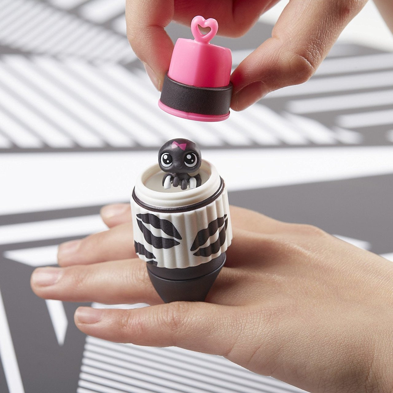 Littlest Pet Shop Black & White Pet Pack- Collection 3