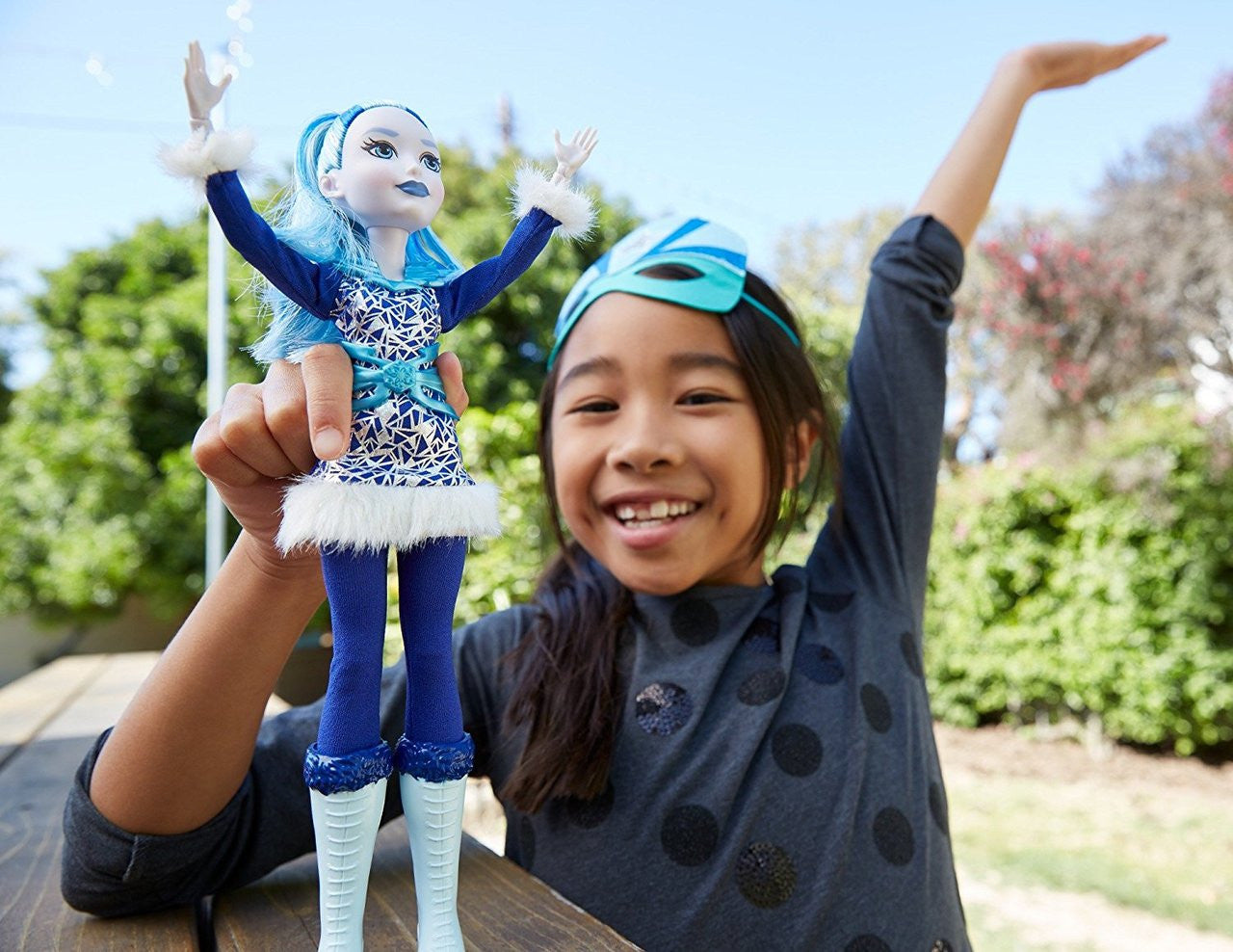 DC Super Hero Girls Frost Action Doll