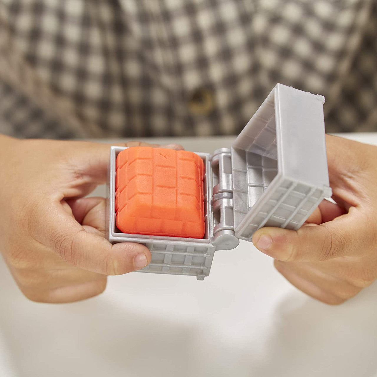 Play-Doh Wheels Crane and Forklift Construction Toys with Non-Toxic Cement Buildin' Compound Plus 2 Additional Colors