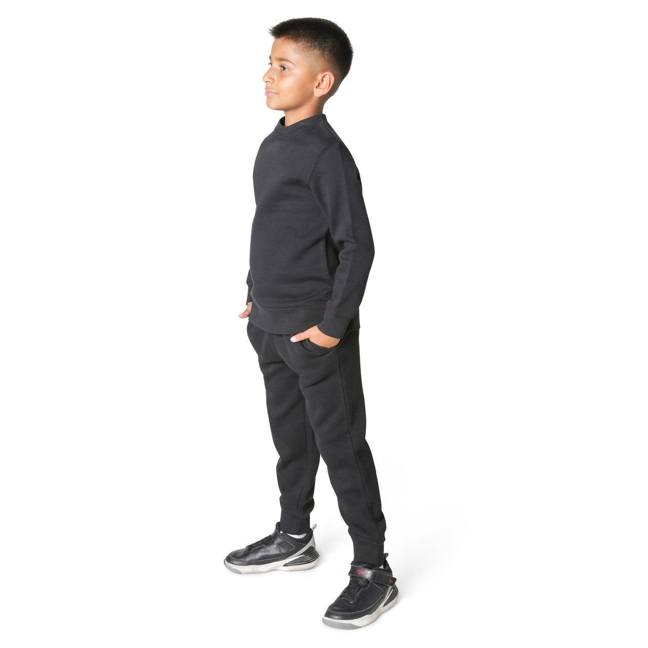 EVERYDAY KIDS Boys’ Fleece Black Crewneck Sweatshirt