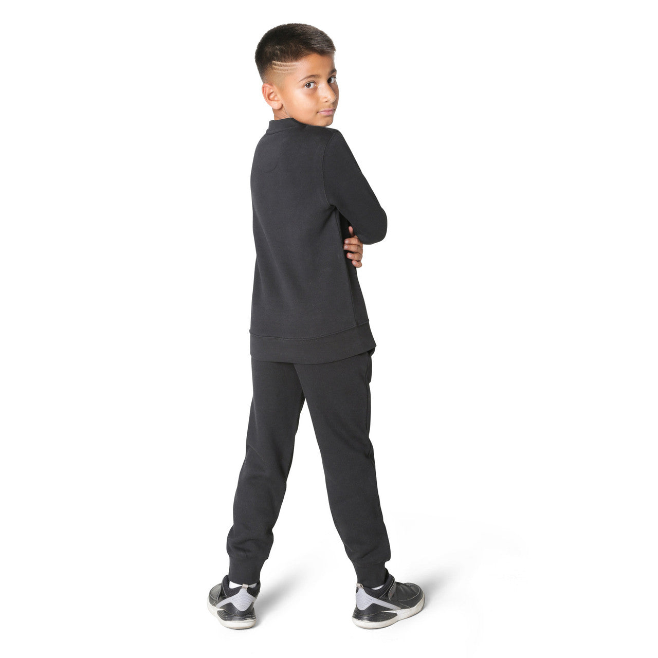 EVERYDAY KIDS Boys’ Fleece Black Crewneck Sweatshirt