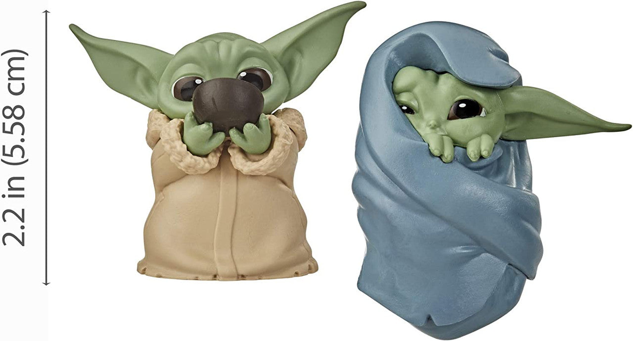Star Wars The Bounty Collection 2 Pack “Baby Yoda” Sipping Soup, Blanket-Wrapped Figure