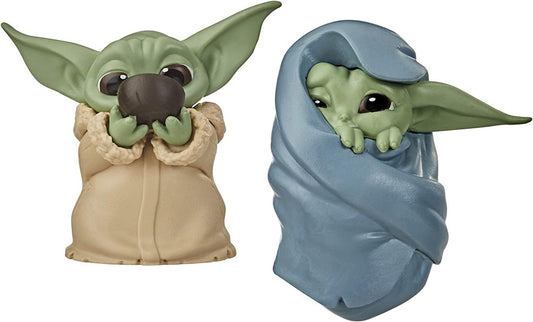 Star Wars The Bounty Collection 2 Pack “Baby Yoda” Sipping Soup, Blanket-Wrapped Figure