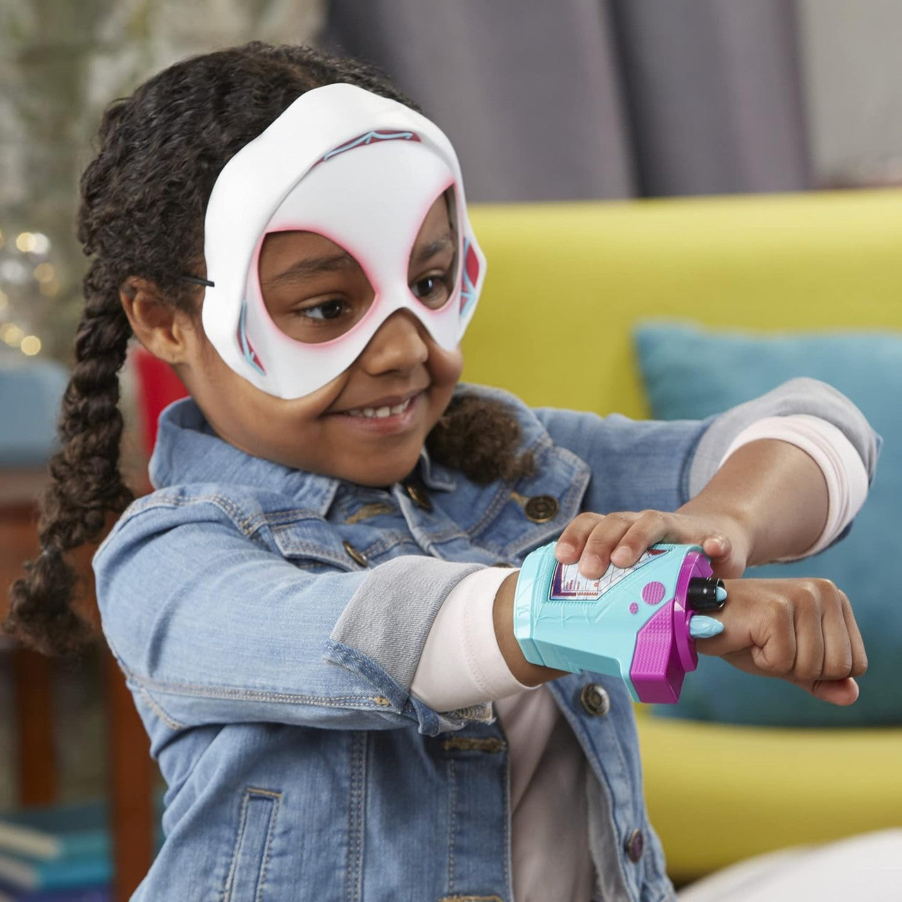 Spider-Man: Across The Spider-Verse Spider-Gwen Web-Shot Slinger Mask and Blaster Set