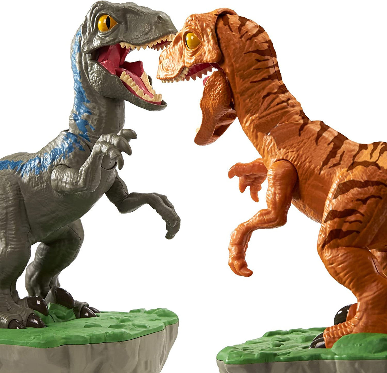 Jurassic World Rock ‘Em Sock ‘Em Robots Blue vs Atrociraptor Game