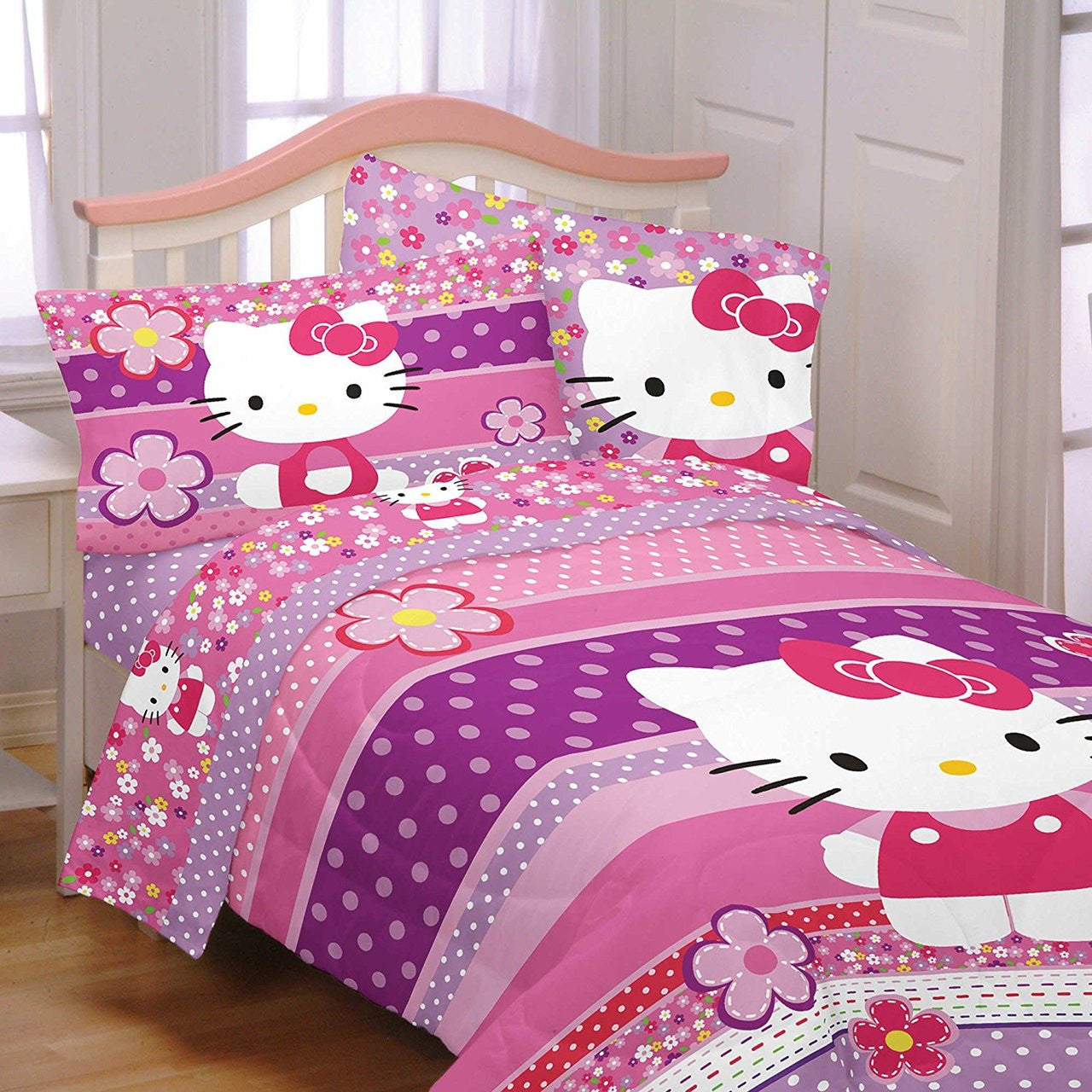 Hello Kitty 'Ditsy Dots' Twin Sheet Set