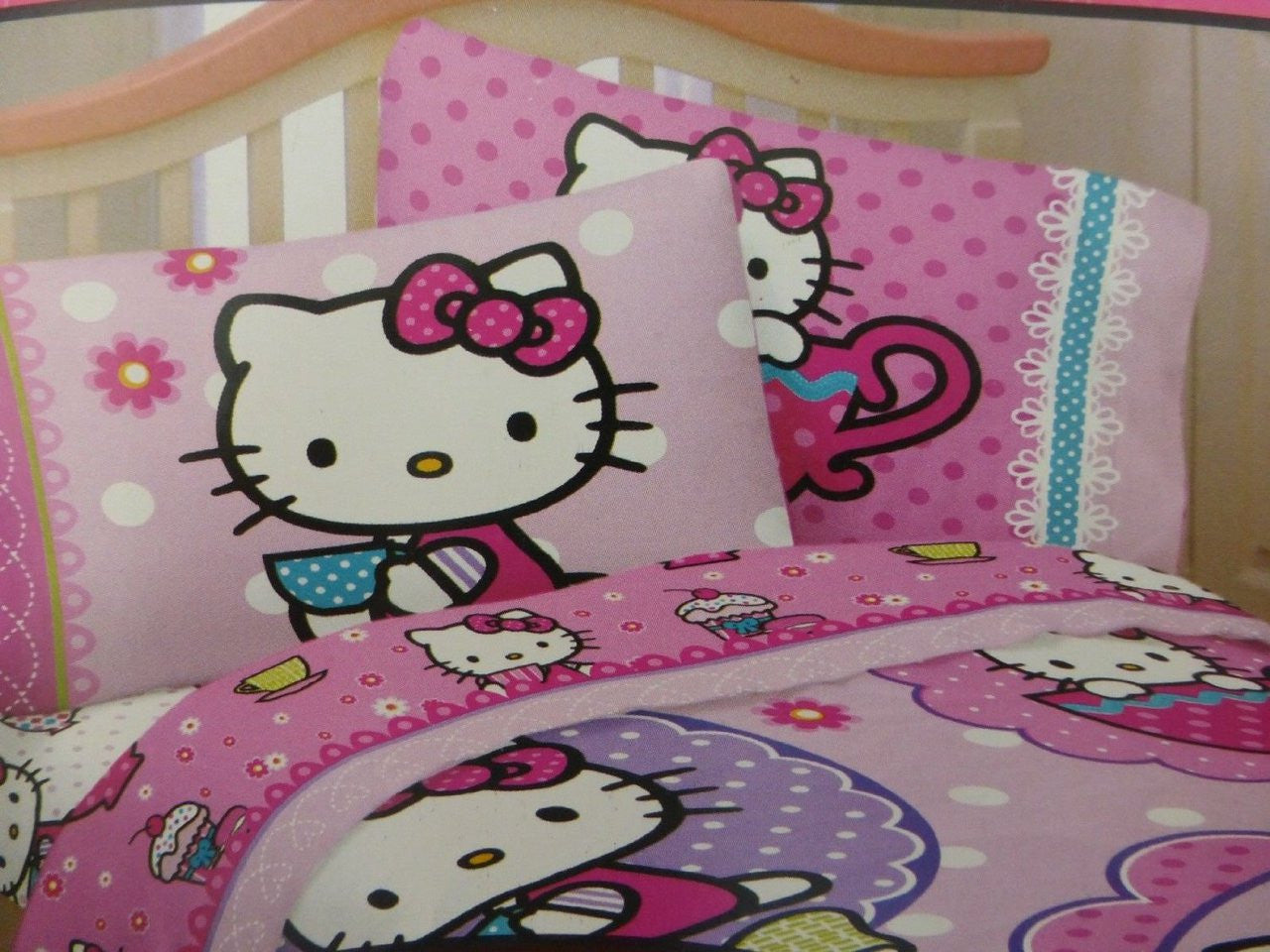 Hello Kitty "High Tea"  3pc Twin Sheet Set